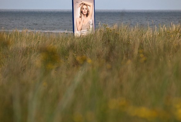 Apparition, apparently